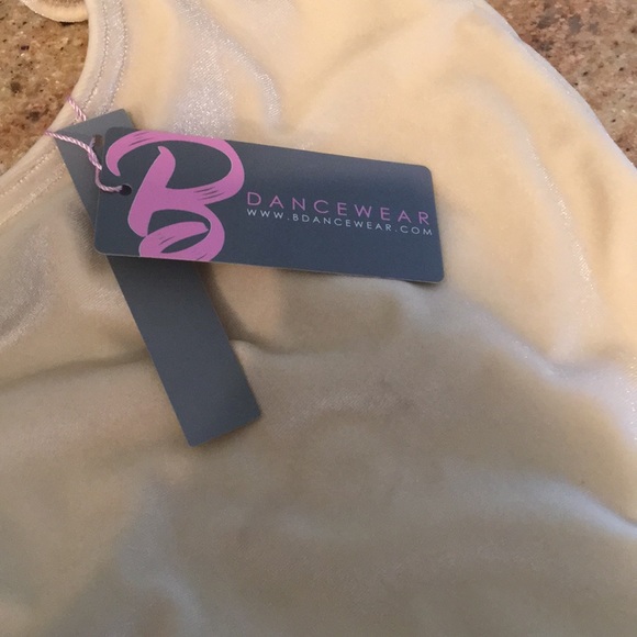 Cream colored velvet girls leotard - Picture 2 of 2